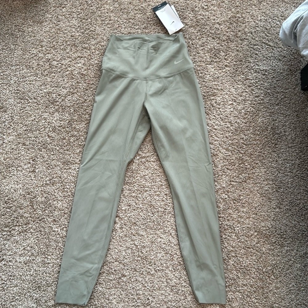 Brand new army green leggings. Dri-fit 7/8 length